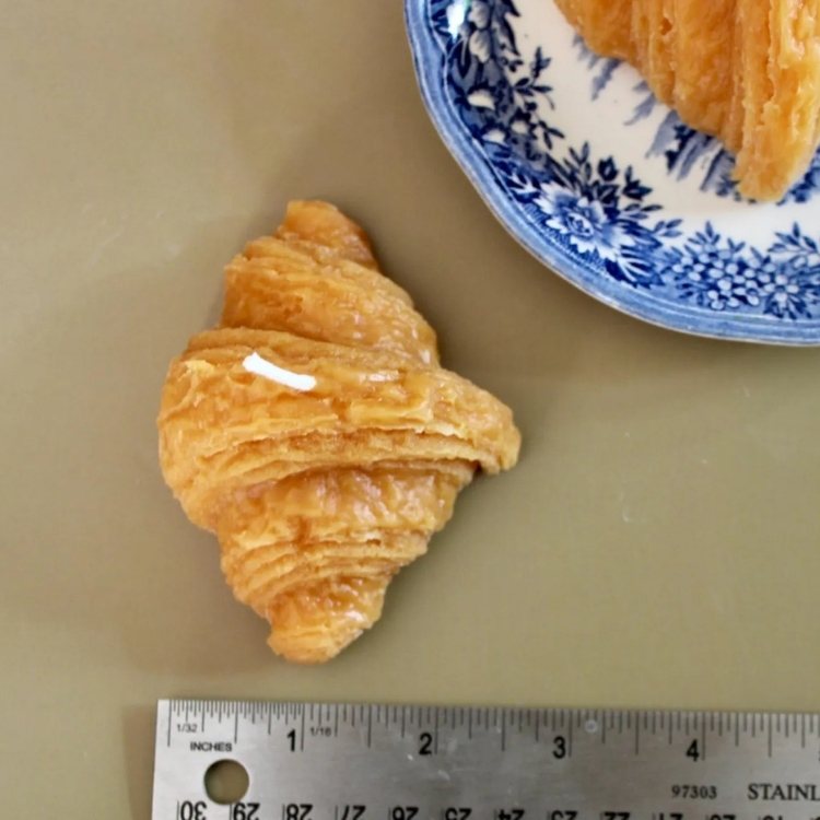 Croissant Candle