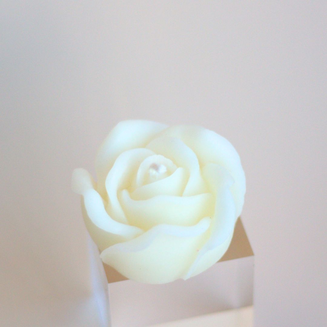 White Rose Candle