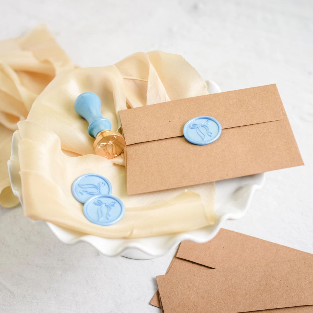 Wax seal stamp and wax stick set - KINSHIP GIFT