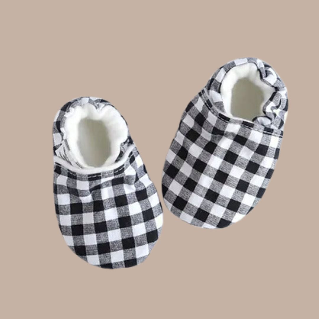 Baby Booties - Black and White-Box Builder Item-Waku Waku Baby-Babies/Kids, LDT:GW:RESTRICT, Waku Waku Baby-